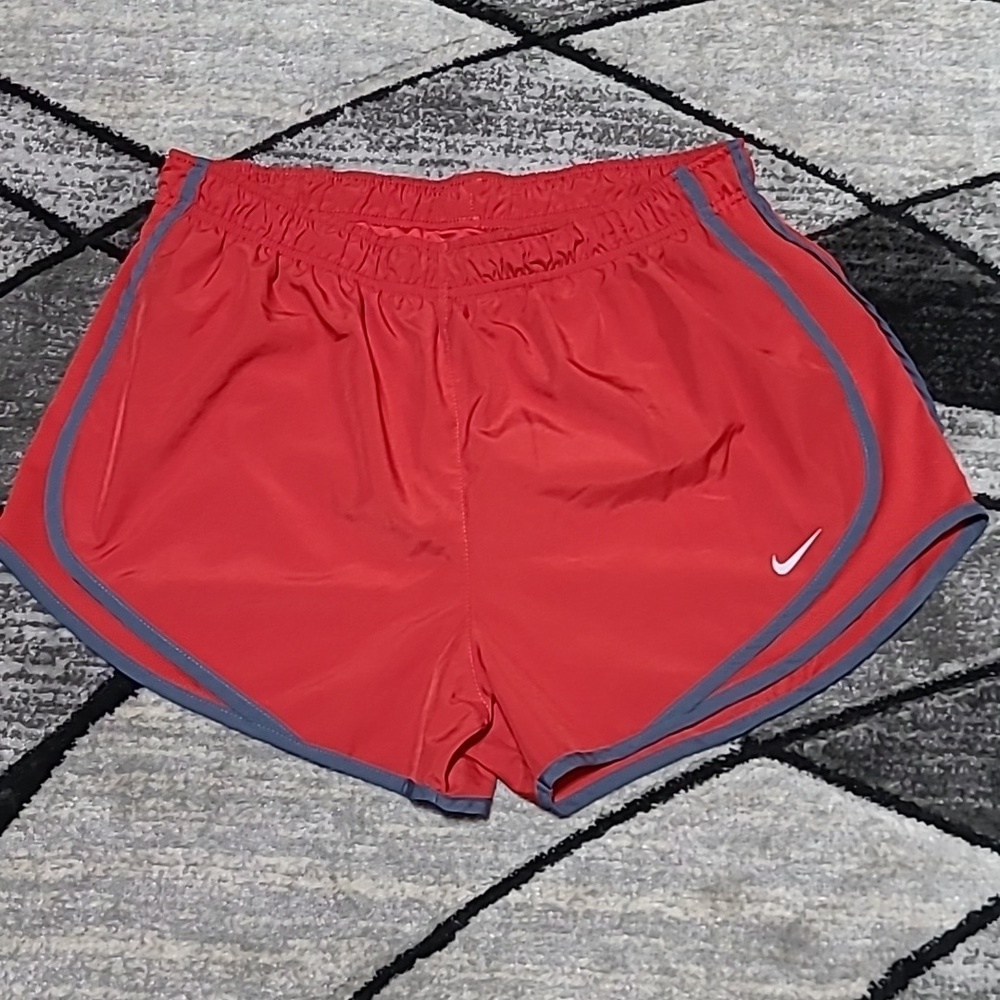 NIKE DRI-FIT SWOOSH LOGO LINED MESH ATHLETIC RUNNING SHORTS RED